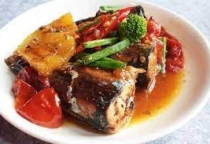 Frozen Braised Scad with Pineapple